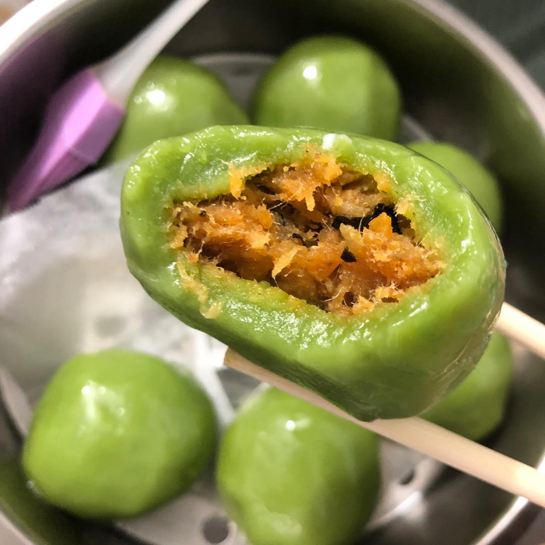 网红青团～～咸蛋黄肉松青团