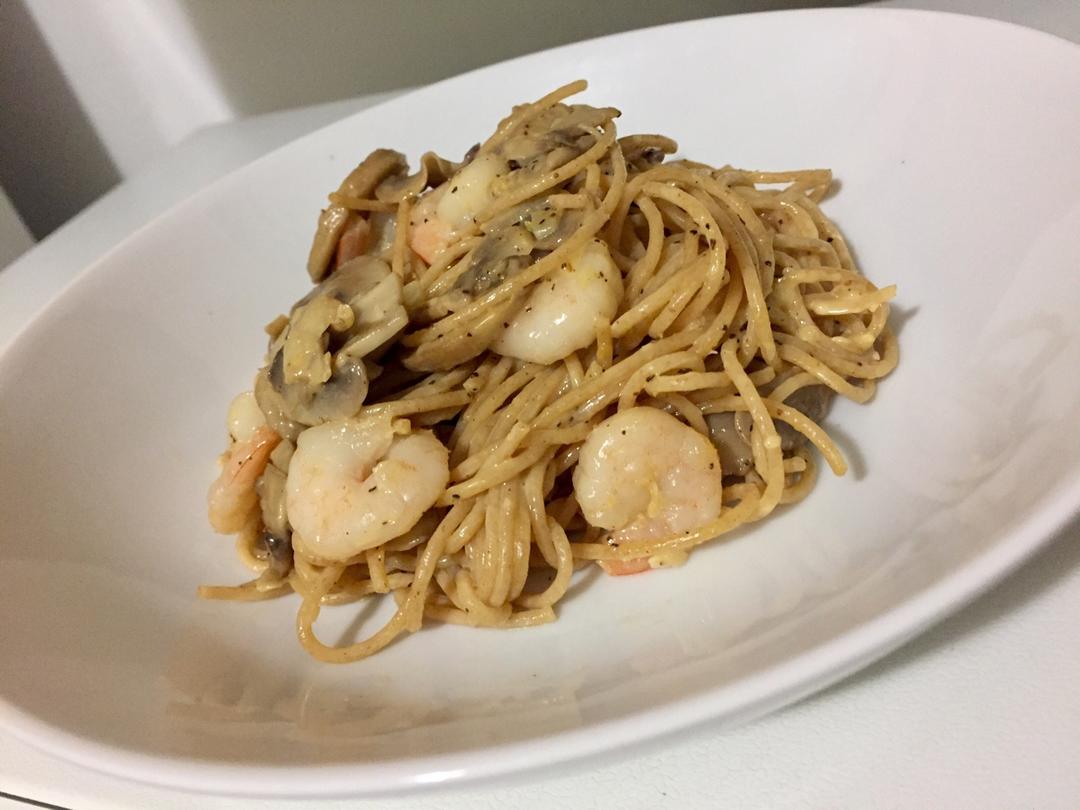 超简单的奶汁培根意面Carbonara