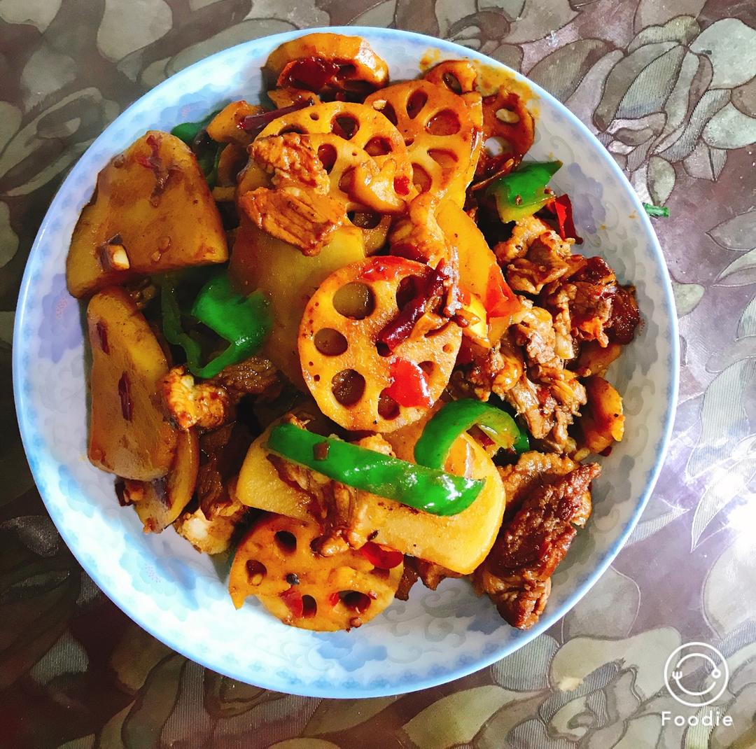 五花肉干煸土豆片