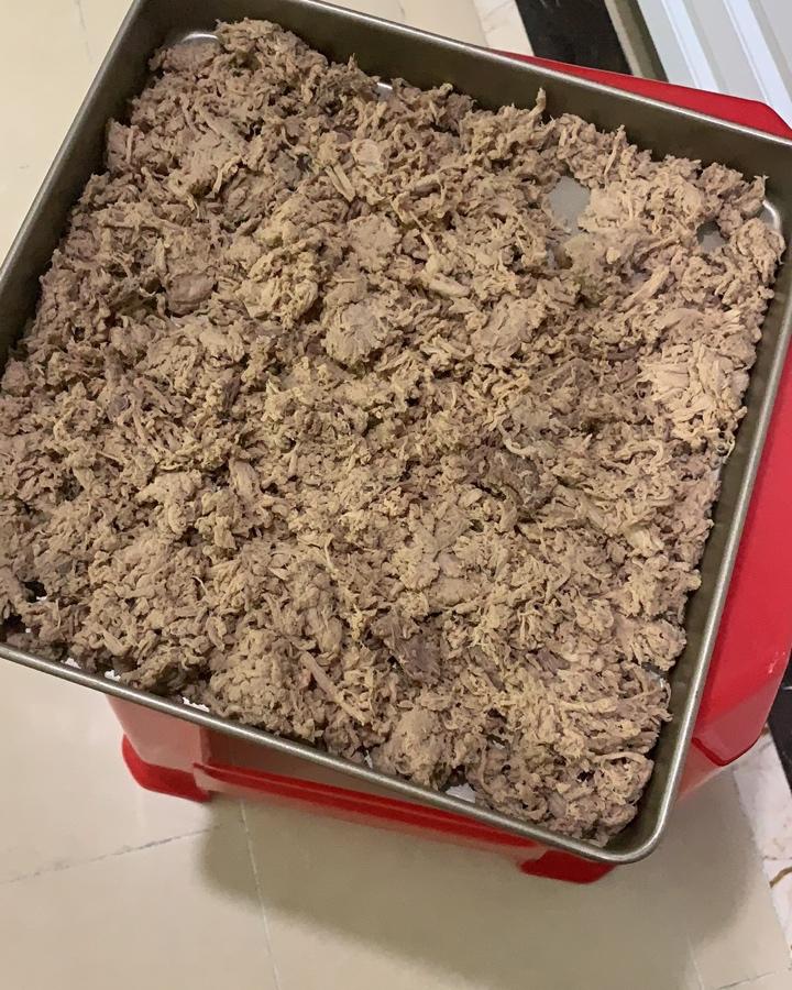 厨师机版肉松香葱面包卷——附香浓肉松做法