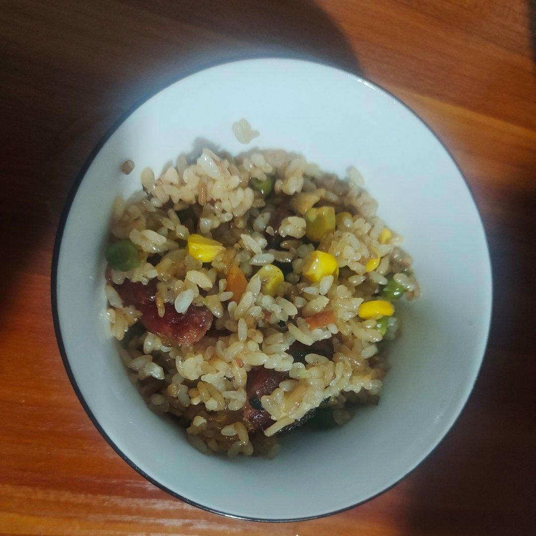 懒人必备～电饭煲腊肠焖饭