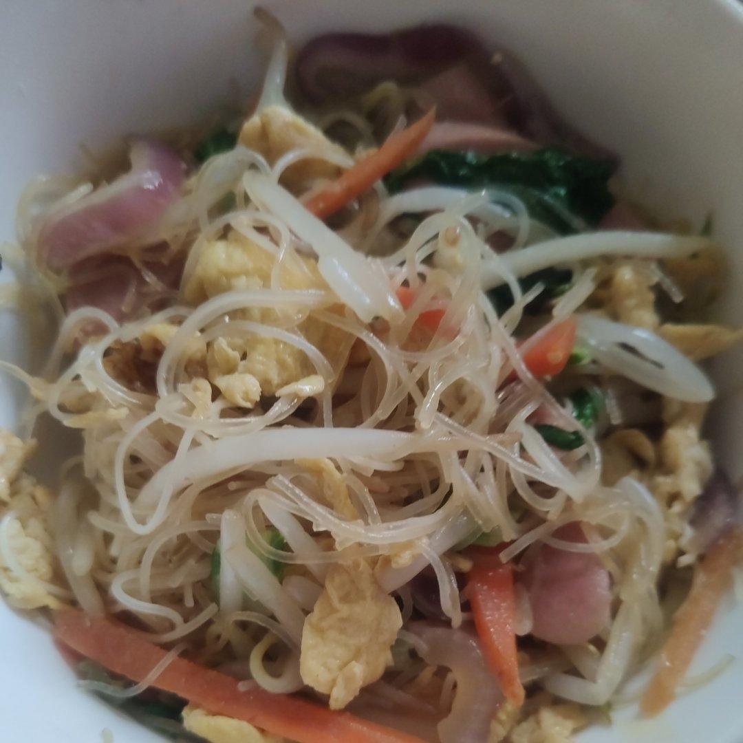 厨师长教你：“鸡蛋炒米粉”的家常做法，满满的小技巧，先收藏了