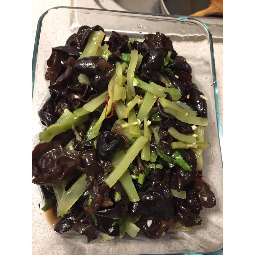 凉拌胡萝卜黑木耳