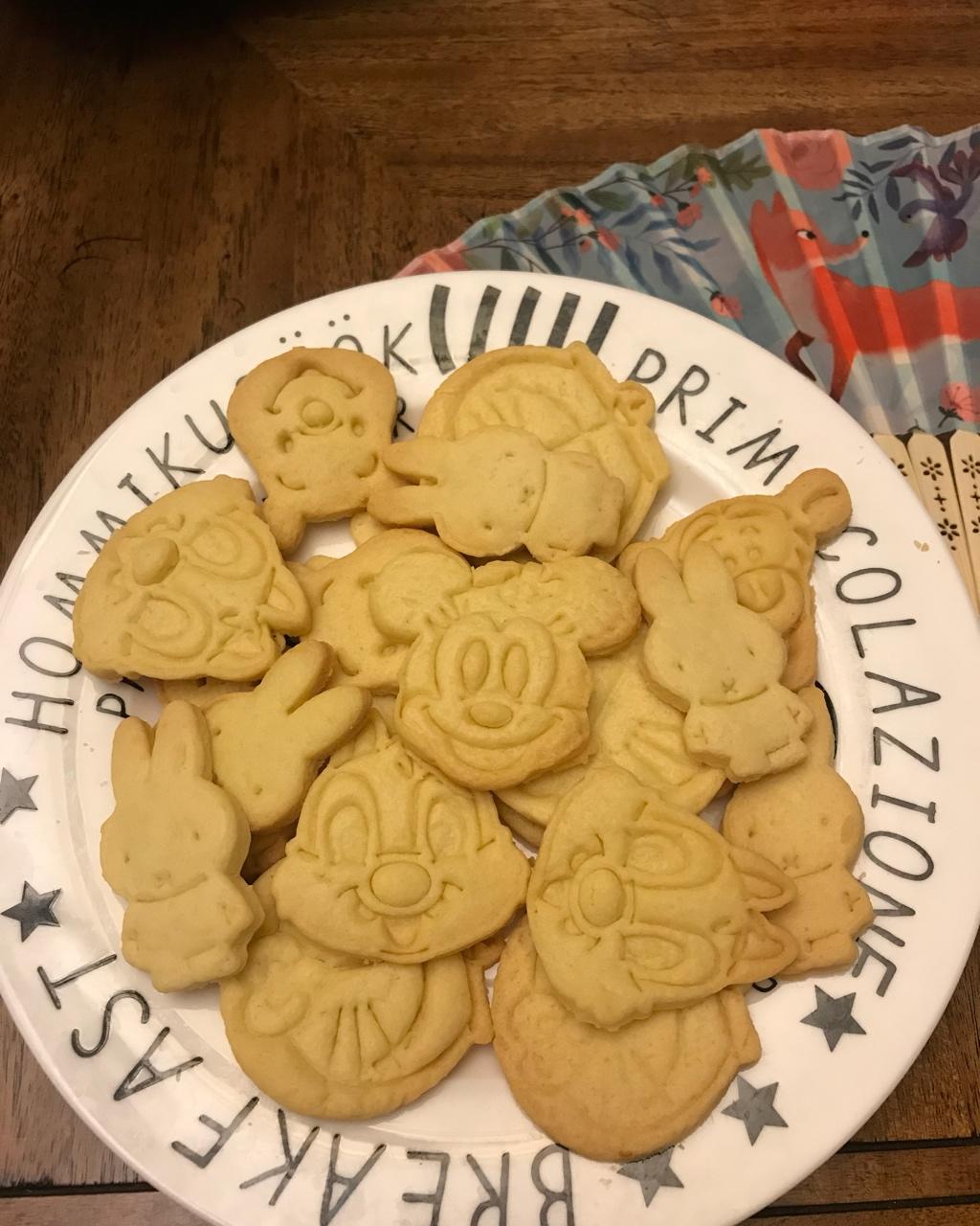 幼稚麻做的卡通黄油饼干