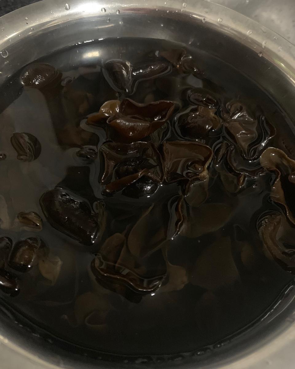 一分钟泡发木耳的妙招