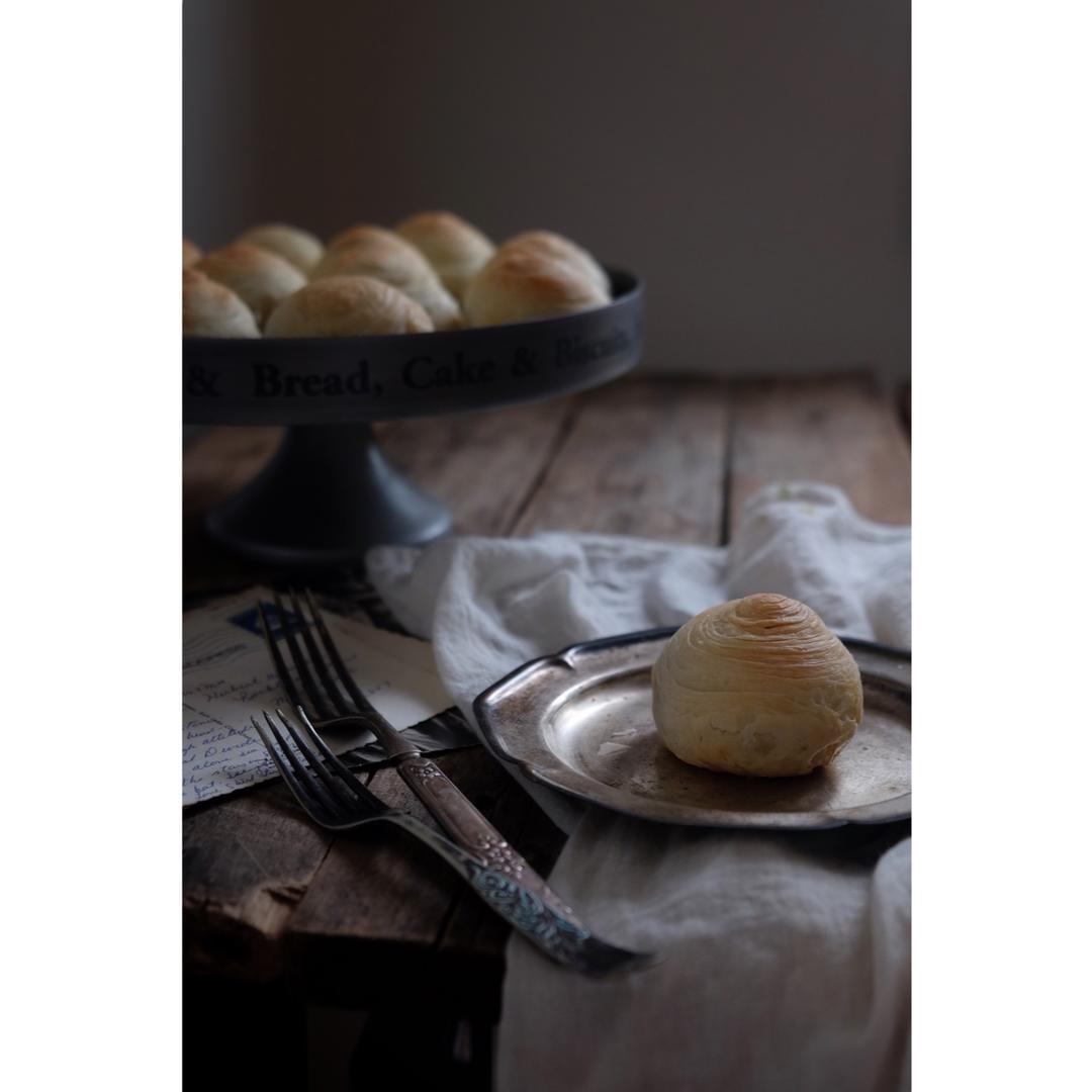 晶沙蛋黄肉松酥