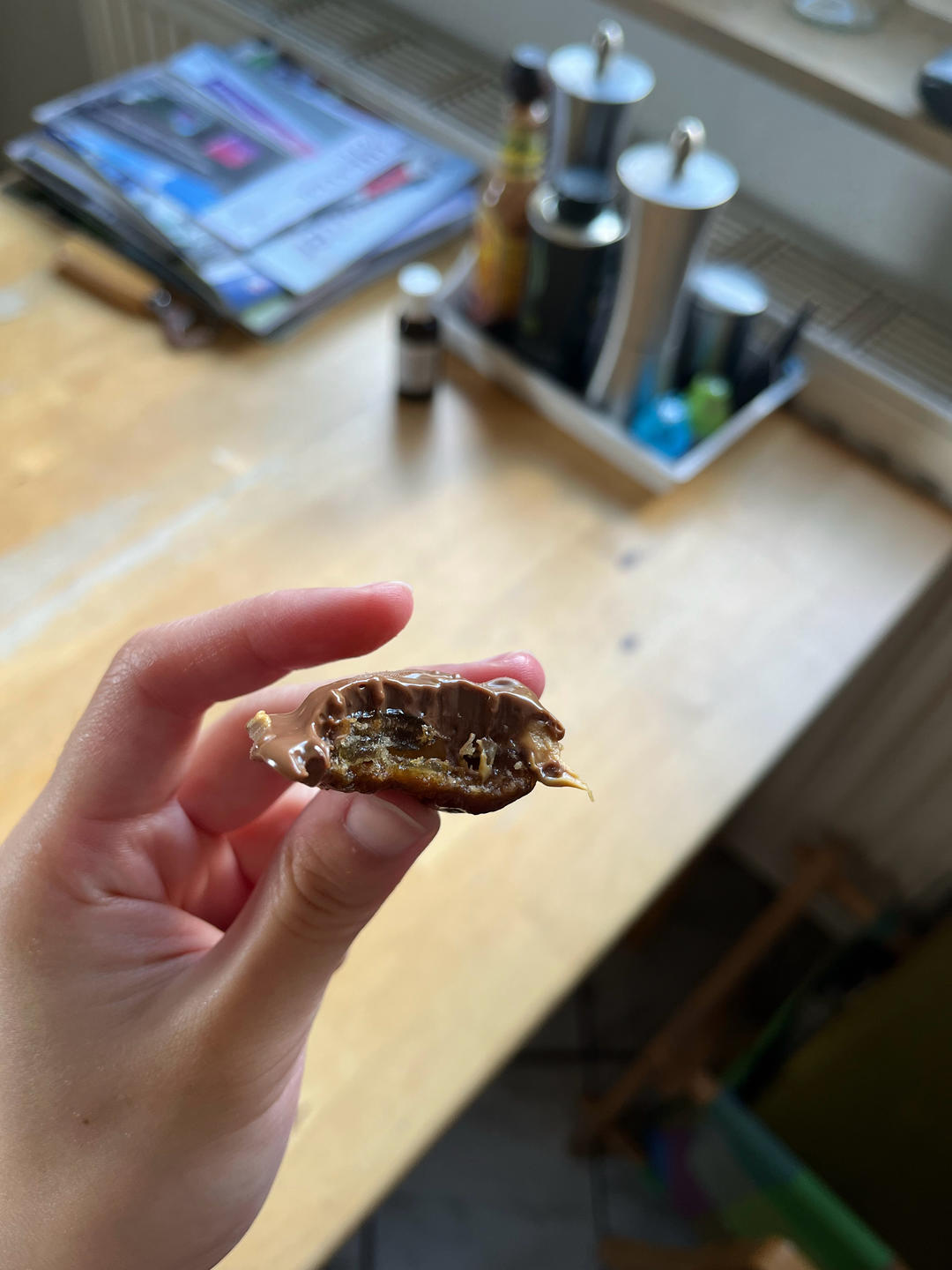 士力架口感-花生夹心巧克力椰枣