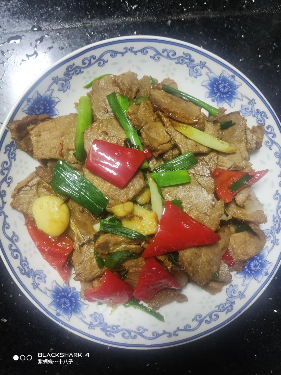 大蒜炒卤牛肉