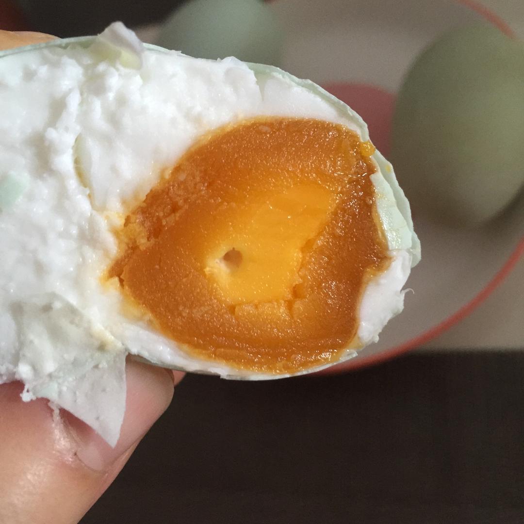 自制咸蛋： 100%出油起沙的咸蛋