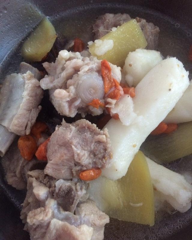 玉米山药炖排骨