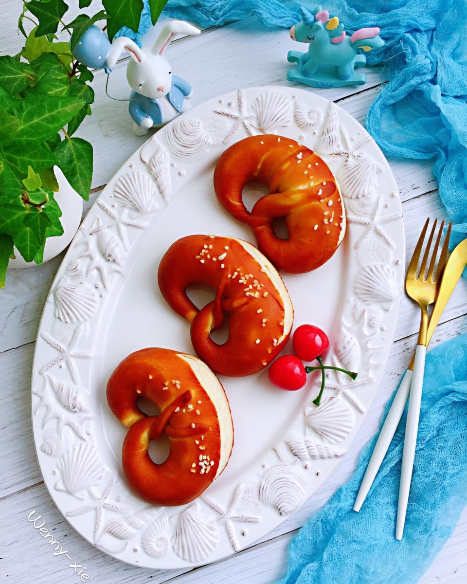 avaxie做的堂妈小厨碱水面包