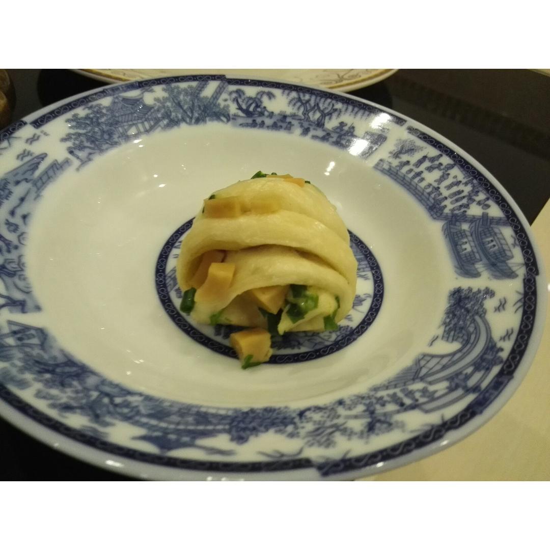 最好吃的火腿葱香花卷—附让葱不变黄的小窍门