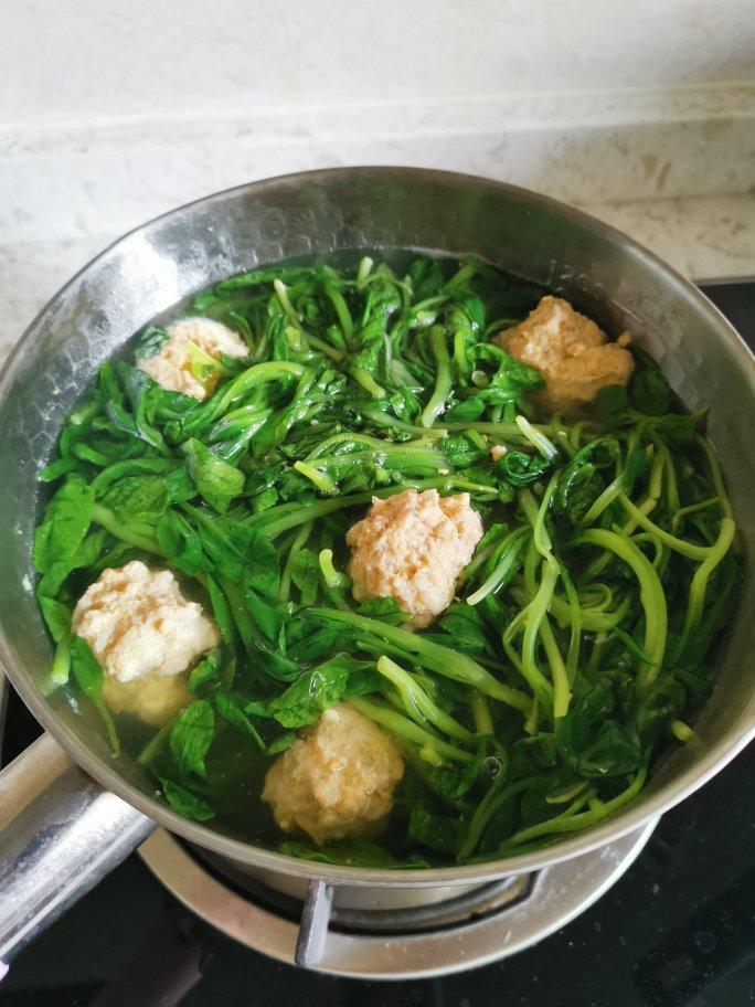 老人孩子都爱的肉丸青菜汤