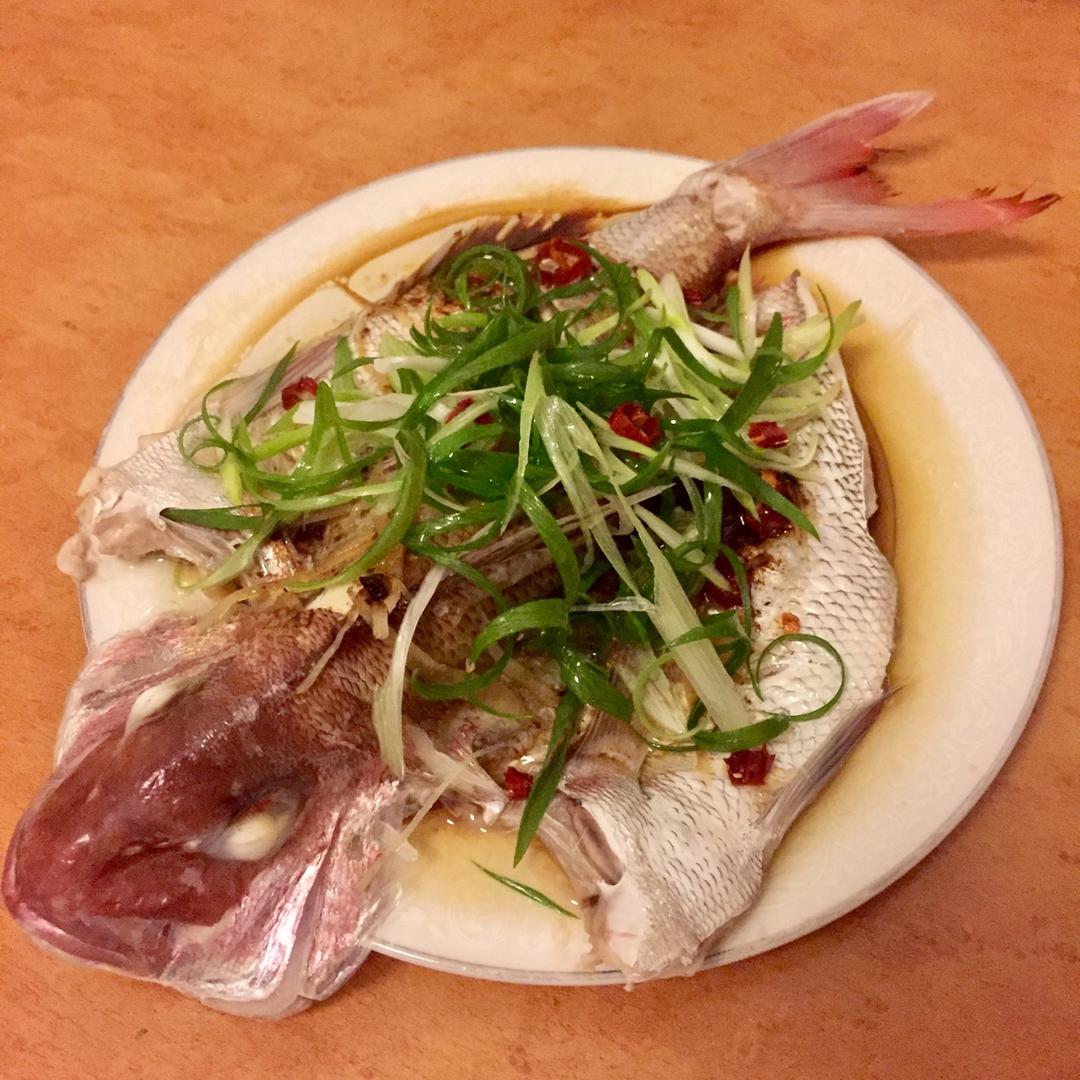 豉油蒸鲷鱼