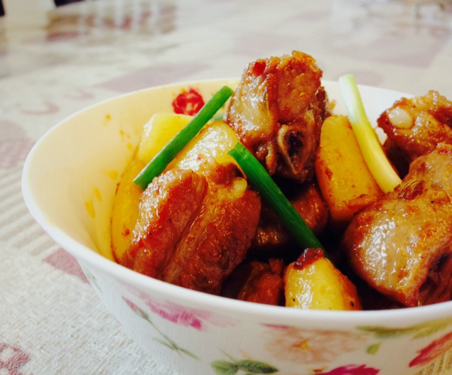 川味土豆烧排骨