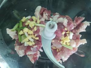 花开富贵——萝卜蒸肉的做法 步骤2