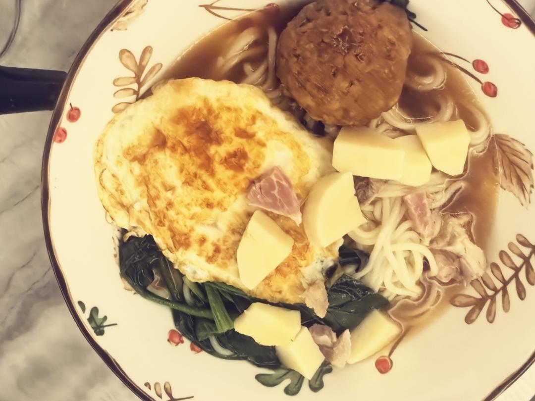 狮子头汤面