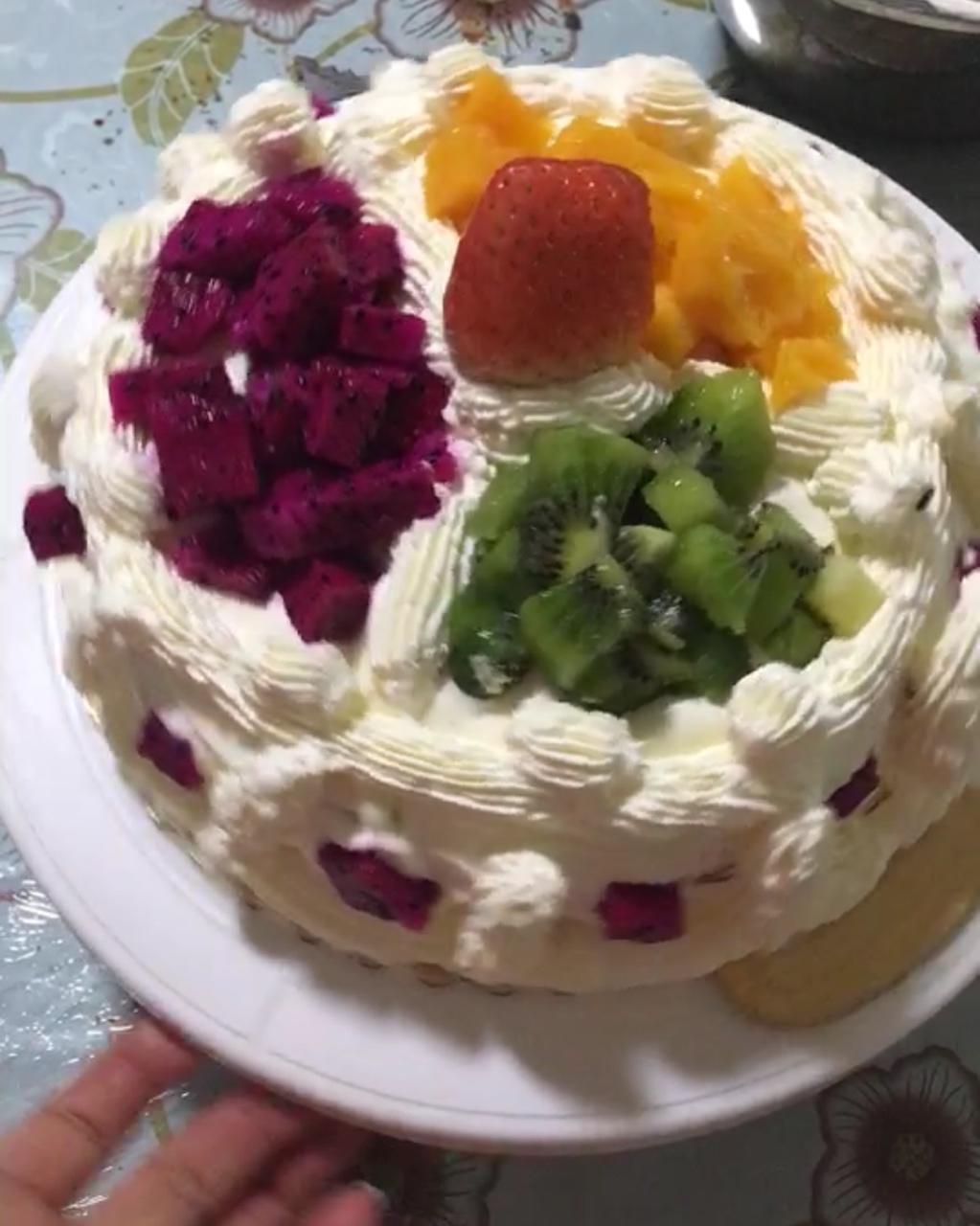 8寸水果生日蛋糕