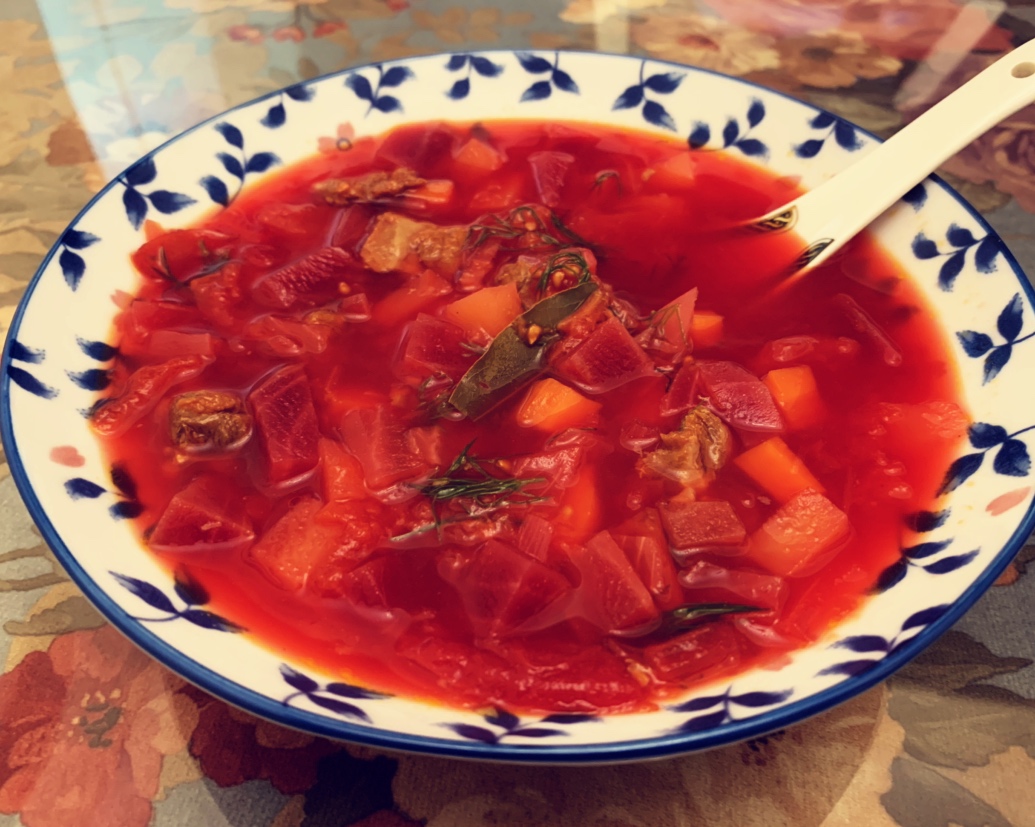 跟着俄罗斯厨师学做地道红菜汤的做法