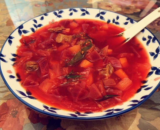 跟着俄罗斯厨师学做地道红菜汤