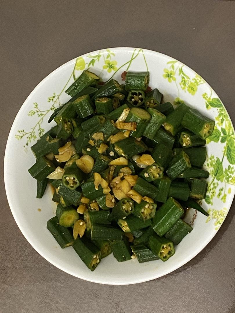 简单好吃的炒秋葵