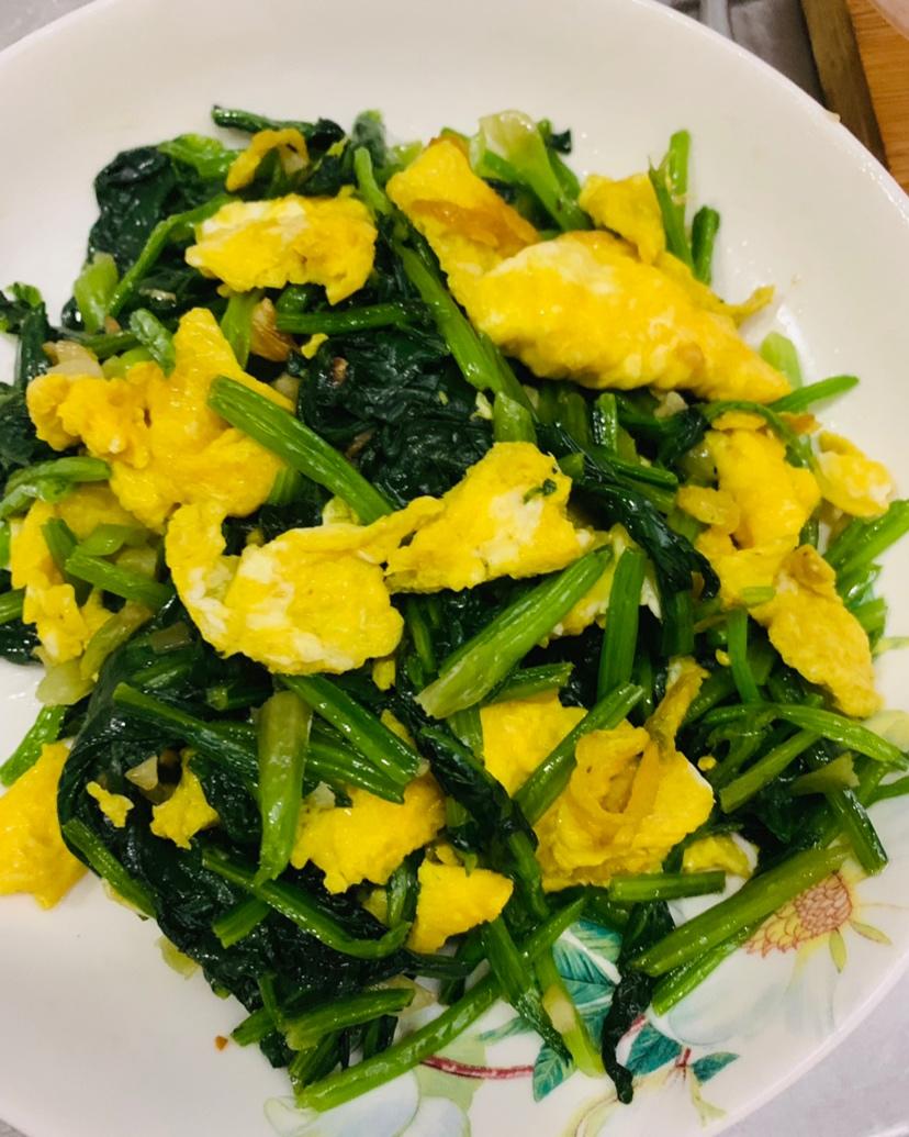 菠菜炒鸡蛋