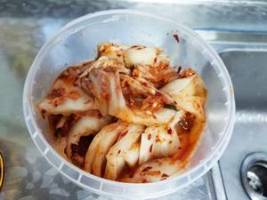 韩式泡菜金针菇豆腐汤的做法 步骤3