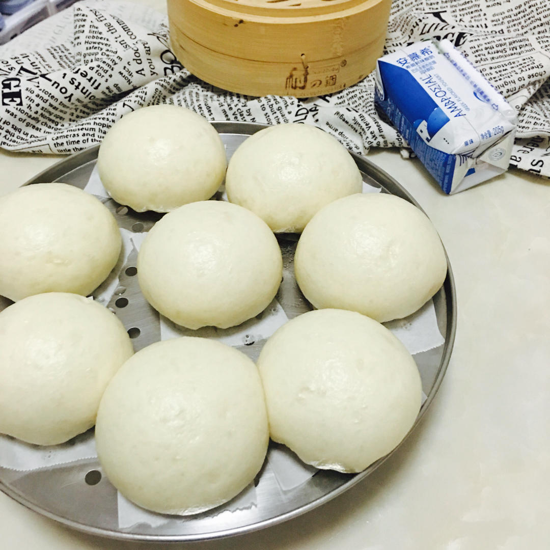 暄软可口的豆沙包