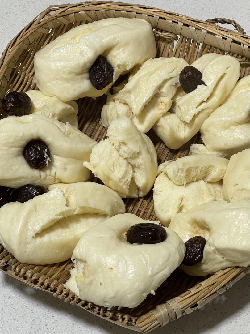 汤种肉松沙拉小面包