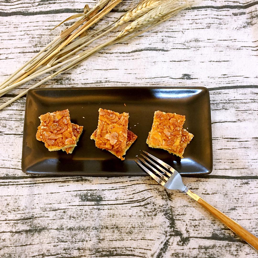 酥脆焦糖杏仁排
