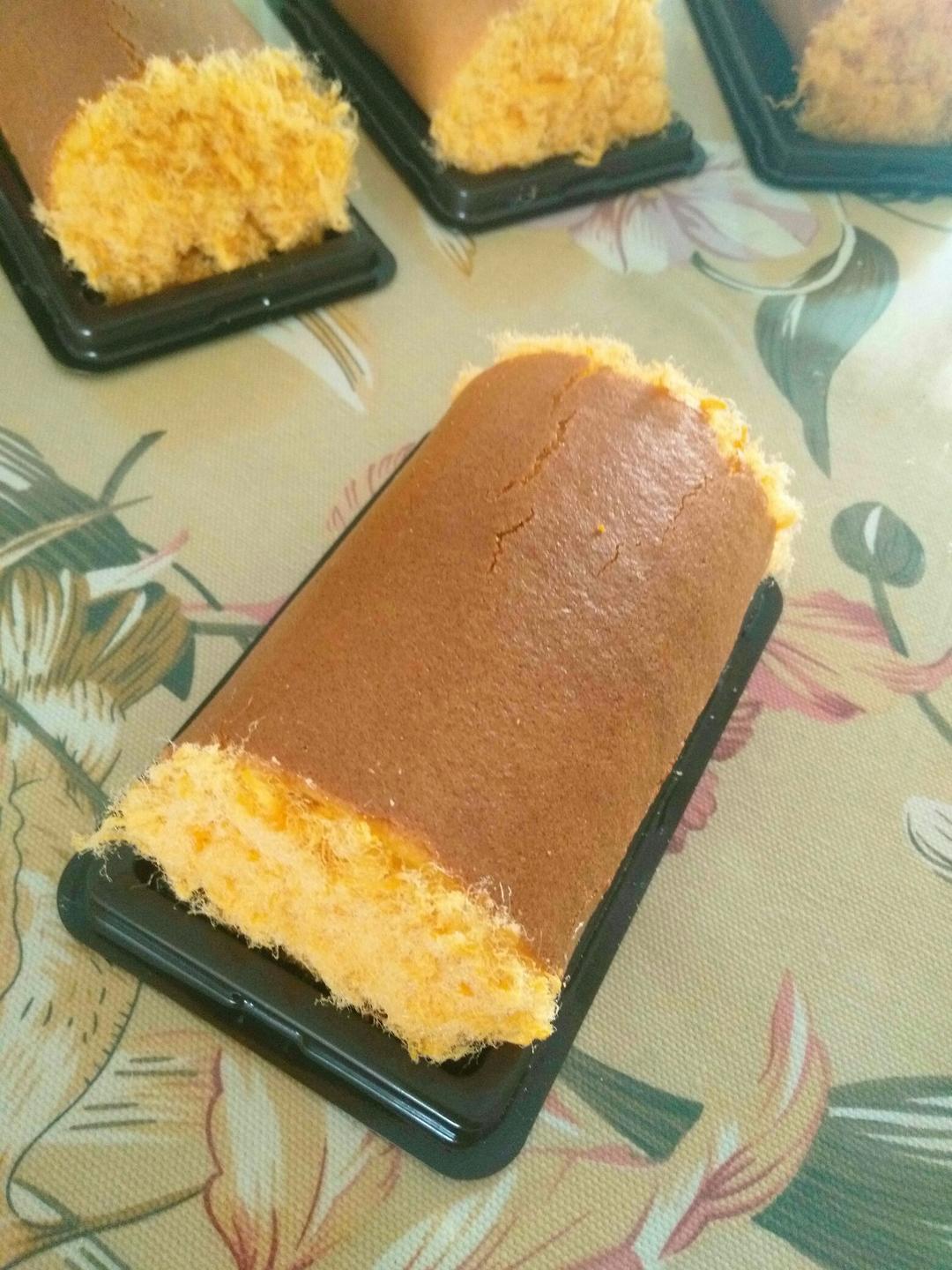 肉松戚风蛋糕卷