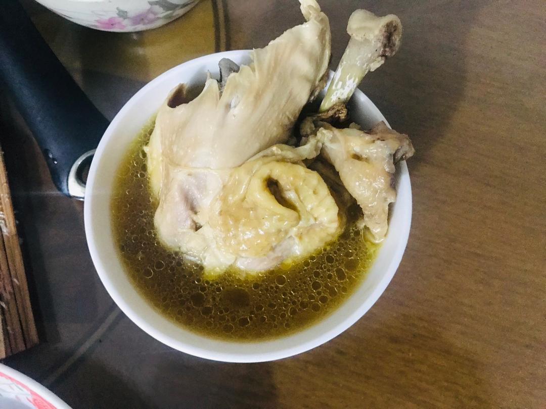 茶树菇煲鸡汤