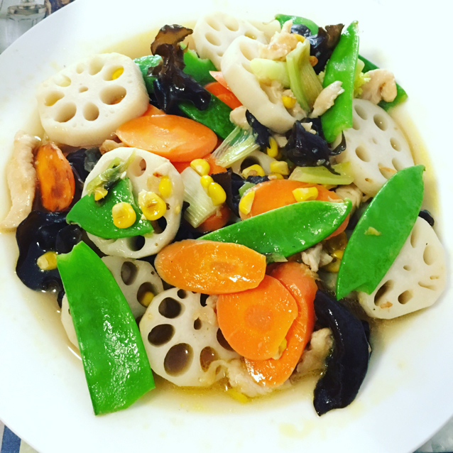 素菜也可以这么美—荷塘小炒