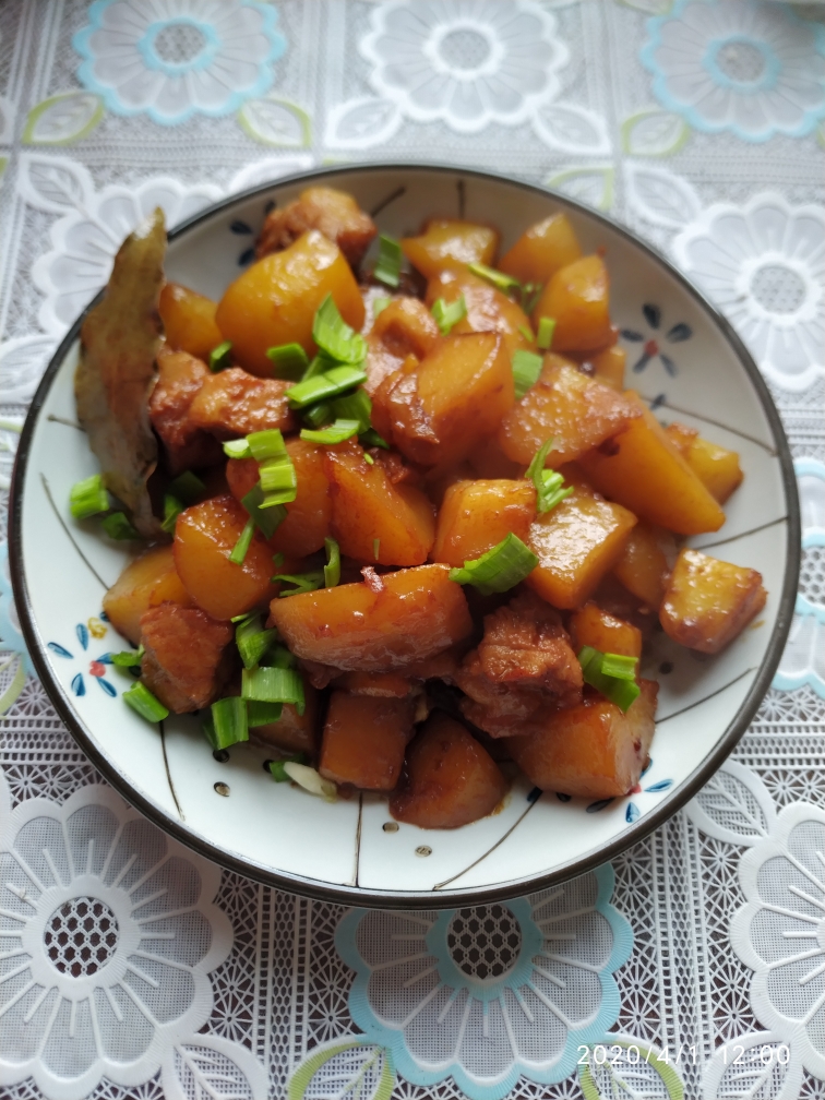 土豆炖猪肉