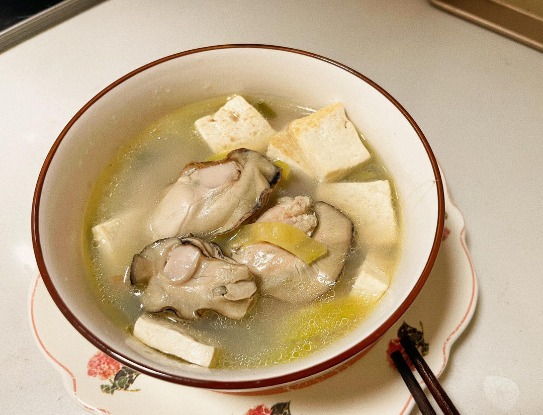 海蛎子豆腐汤
