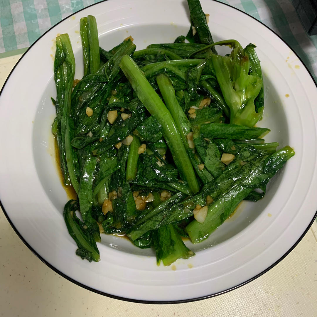 蒜蓉耗油清炒油麦菜，减脂快手菜，宝宝超爱，傻瓜步骤，屡试不爽，好吃且下饭，鲜香爽口！！