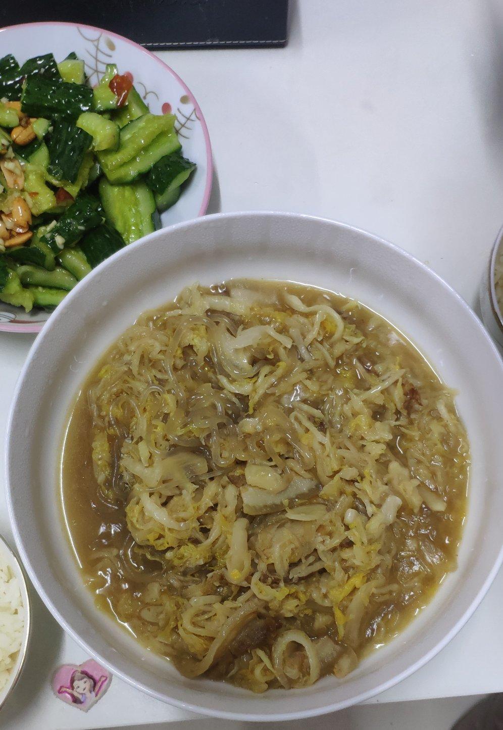 东北酸菜烩白肉粉条