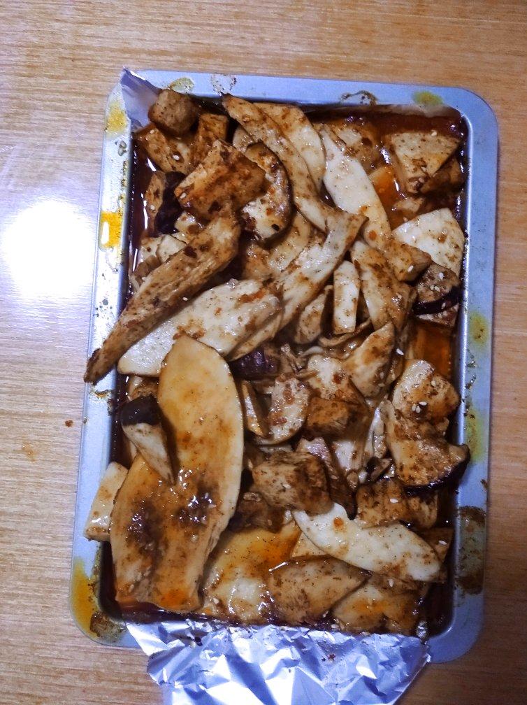 这菜一烤比肉还好吃！拿来下酒赞的不行~