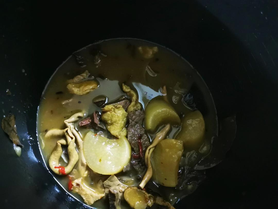 萝卜炖牛杂