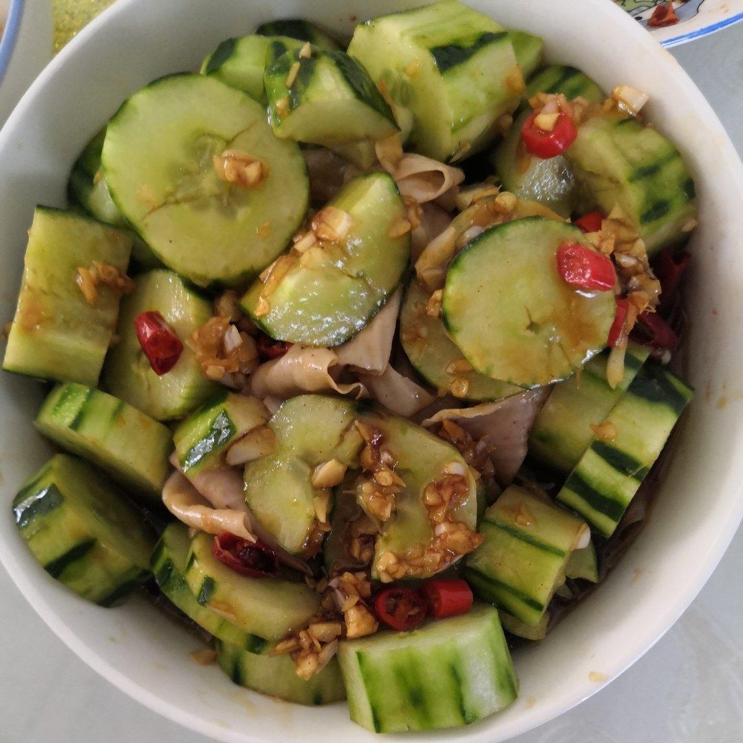 凉拌油豆皮黄瓜，美味又下饭。
