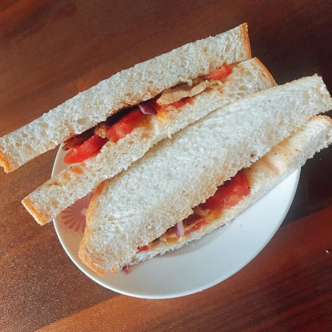 减肥无油黑胡椒鸡胸肉三明治