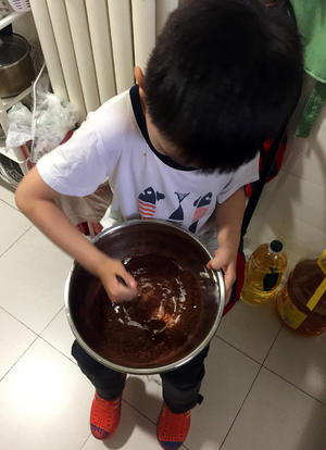 巧克力戚风蛋糕的做法 步骤1