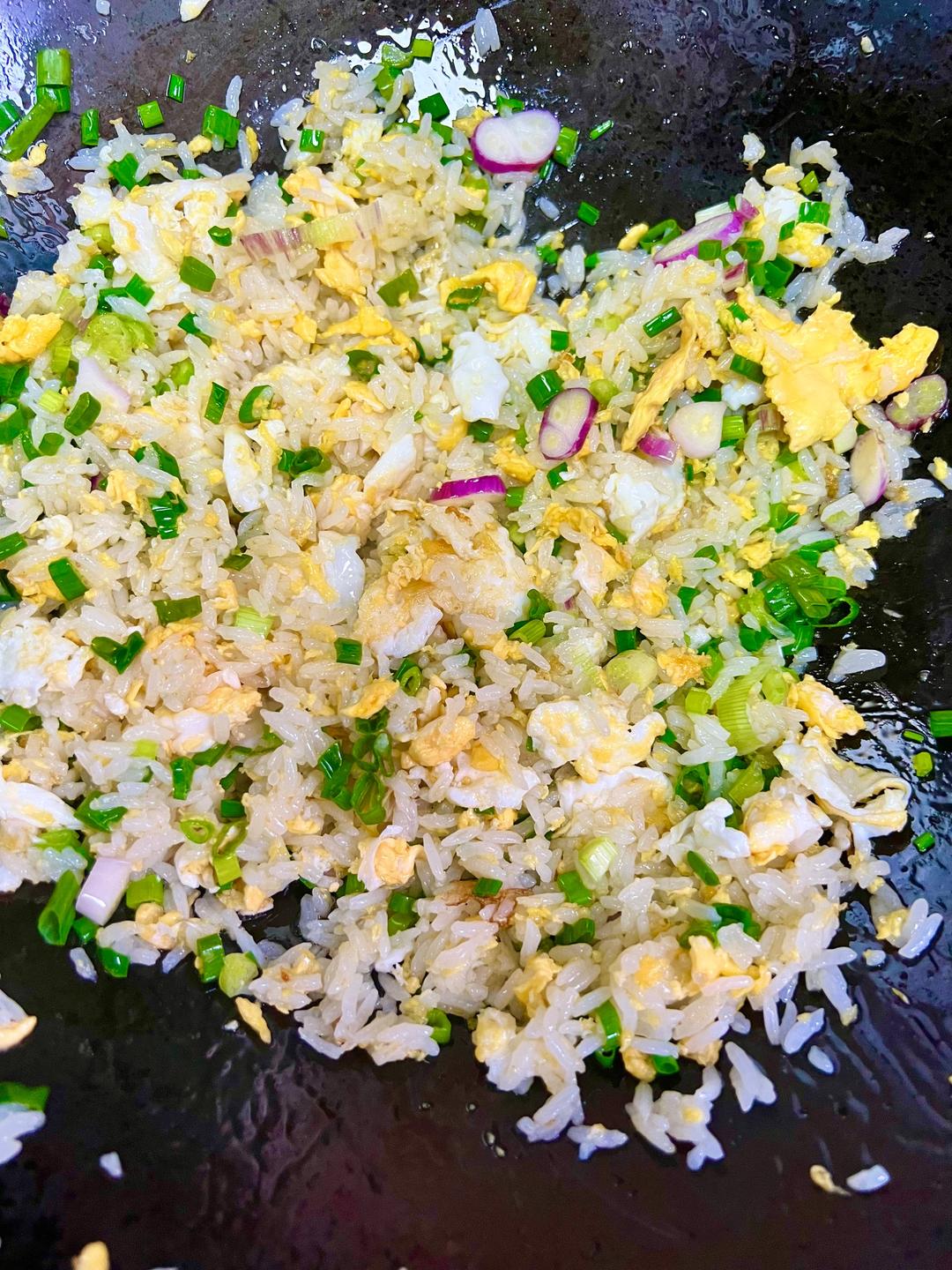 葱蛋炒饭的做法