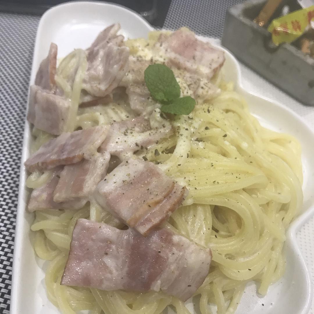 必胜客的味道芝士培根意大利面