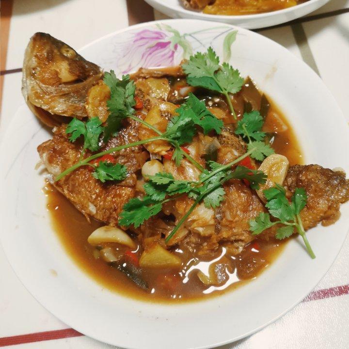 红烧鲈鱼