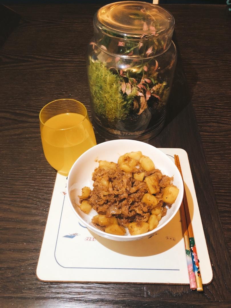 好吃到舔碗底的土豆肥牛拌饭
