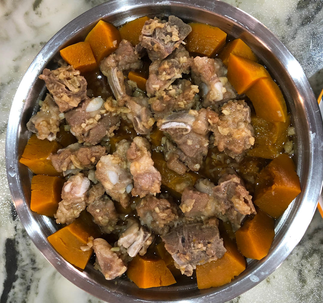 两步！做出嫩滑又多汁的南瓜🎃蒸排骨