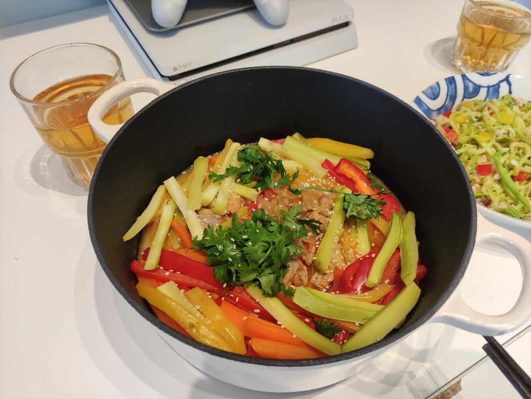 【健身餐】柠香鸡肉鲜蔬塔吉锅