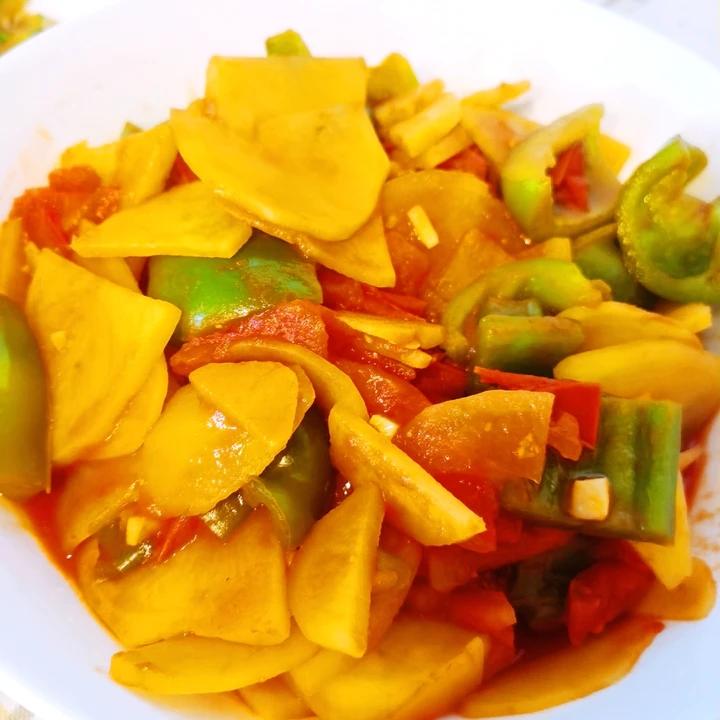 青椒西红柿土豆片