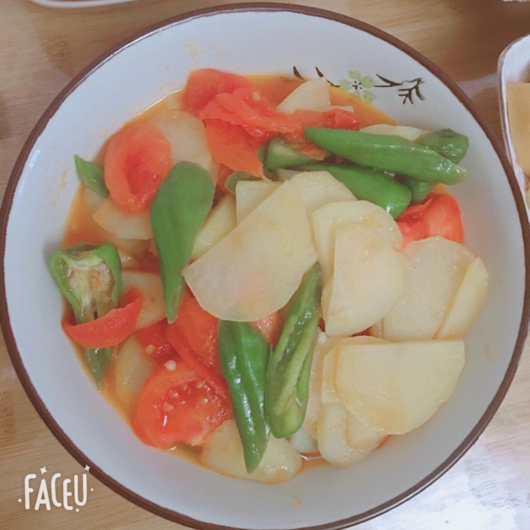 青椒番茄土豆片